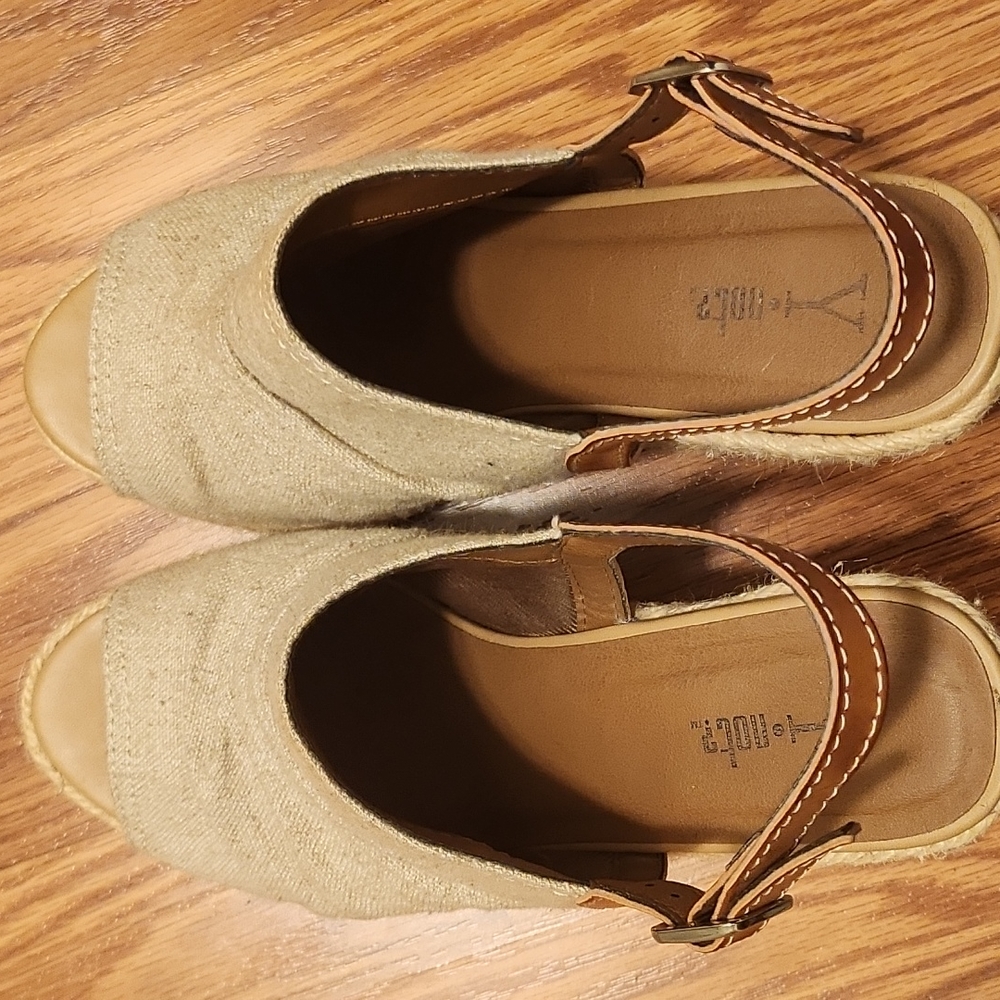 Beige Camel Trim Wedge